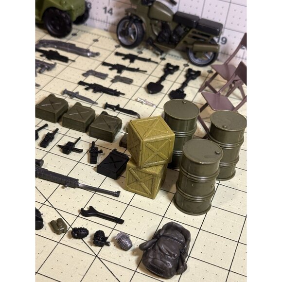 vintage‎ Military Action Assorted Accessories Lot - Picture 5 of 9